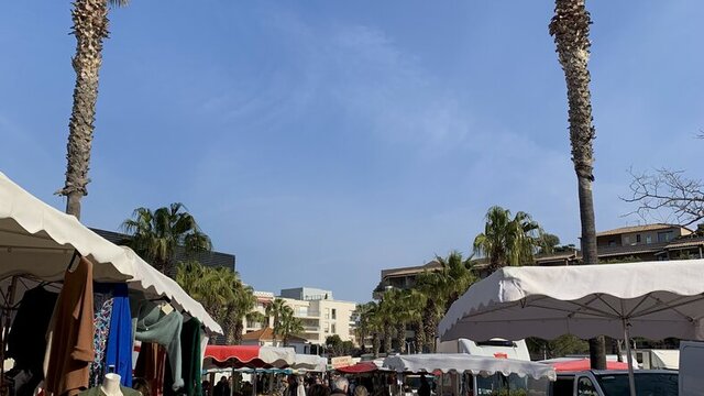 Le marché à Cavalaire